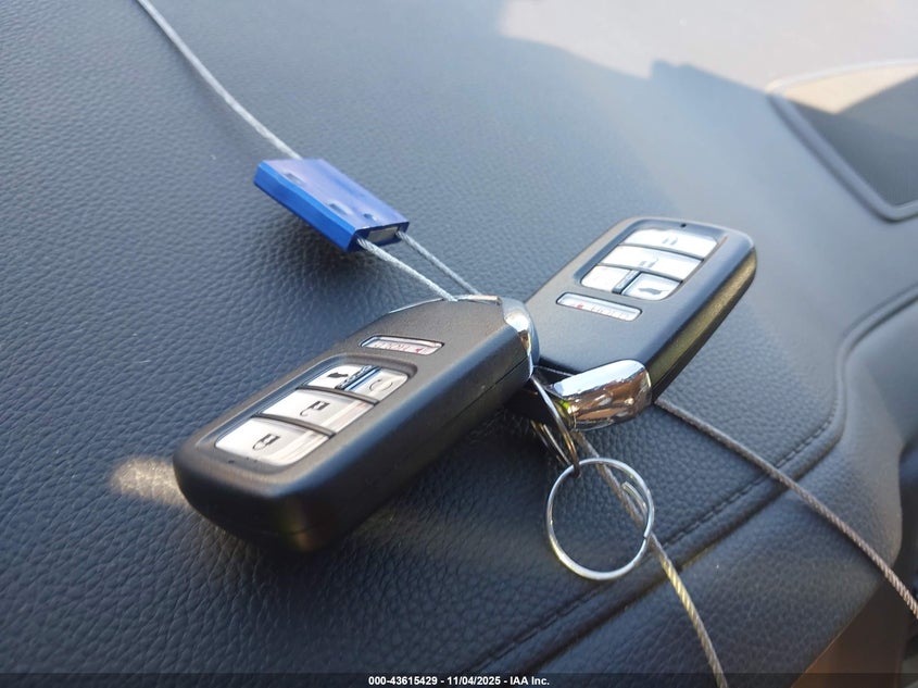 2017 HONDA PILOT TOURING - 5FNYF5H98HB032631