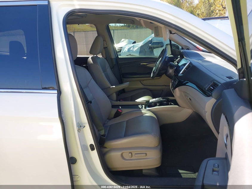 2017 HONDA PILOT TOURING - 5FNYF5H98HB032631