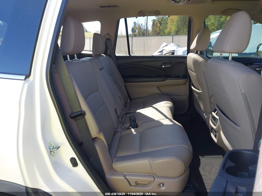 2017 HONDA PILOT TOURING - 5FNYF5H98HB032631