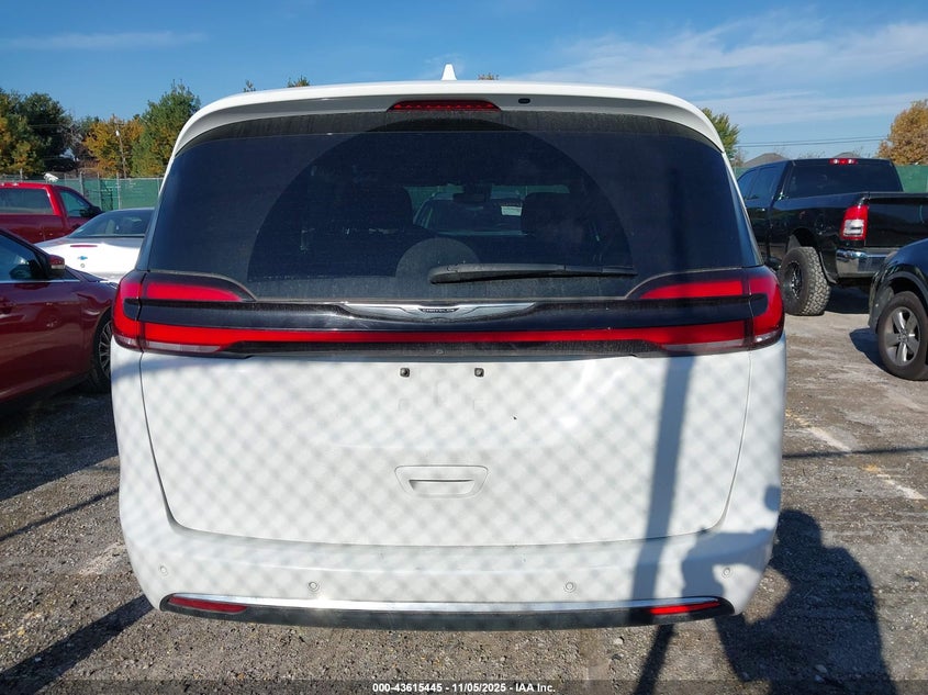 2022 Chrysler Pacifica Touring VIN: 2C4RC1FG0NR103120 Lot: 43615445