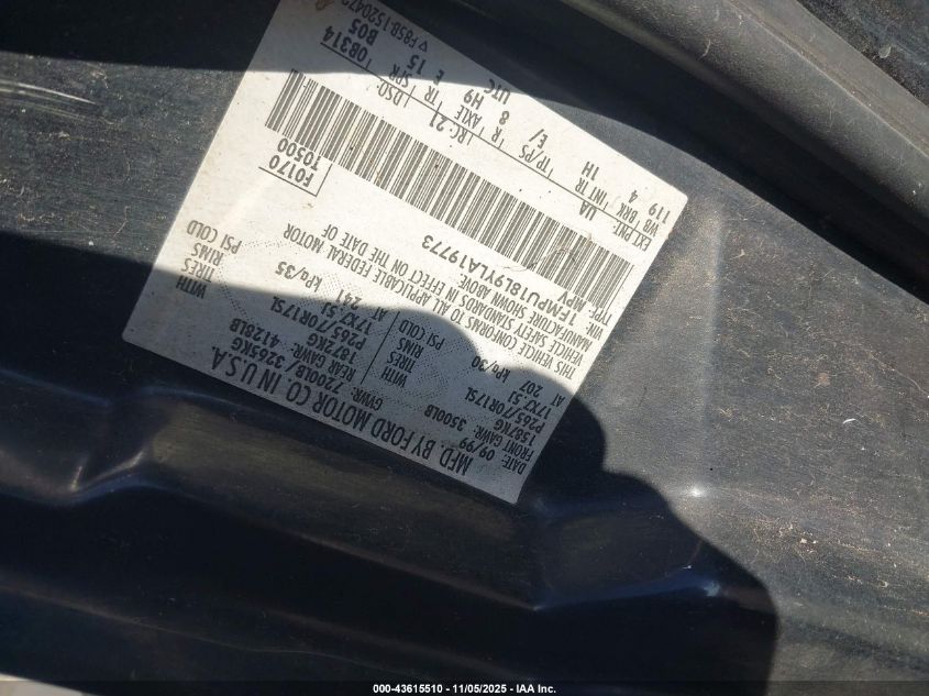 2000 Ford Expedition Eddie Bauer VIN: 1FMPU18L9YLA19773 Lot: 43615510