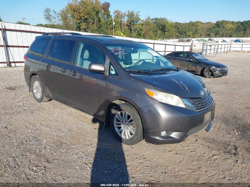 TOYOTA SIENNA XLE V6 8 PASSENGER