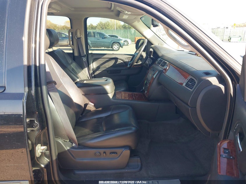 2014 CHEVROLET SUBURBAN 1500 LTZ - 1GNSKKE71ER106715