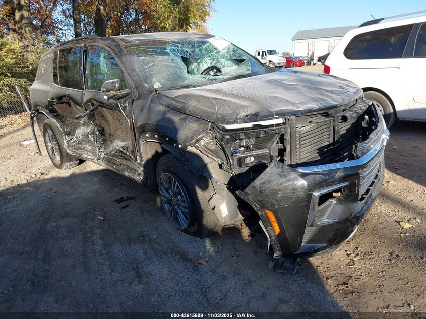 CHEVROLET TRAVERSE FWD LT