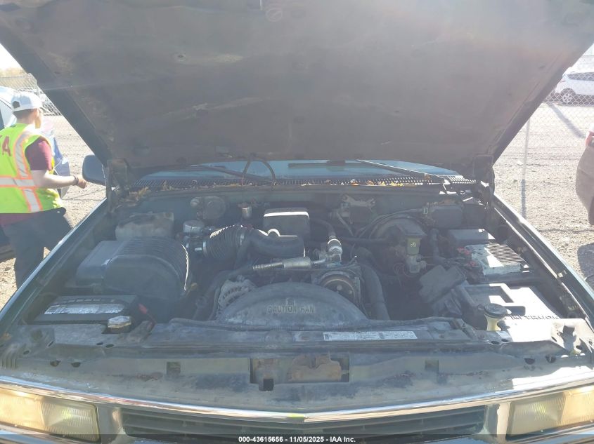 1996 Chevrolet Tahoe C1500 VIN: 1GNEC13R2TJ348322 Lot: 43615656