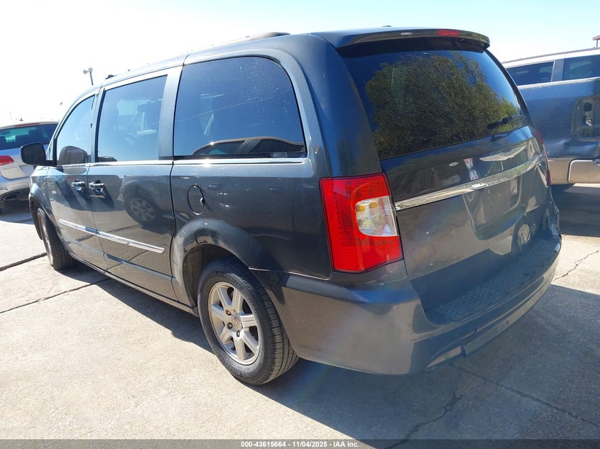 2A4RR5DG7BR675493 2011 CHRYSLER TOWN & COUNTRY photo no. 3