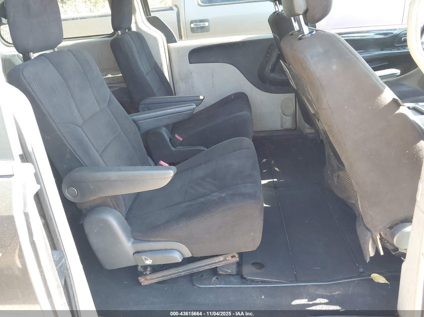 2011 Chrysler Town & Country Touring VIN: 2A4RR5DG7BR675493 Lot: 43615664