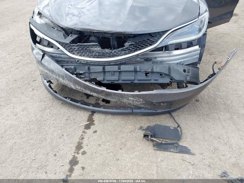 2015 Chrysler 200 Limited VIN: 1C3CCCAB7FN637215 Lot: 43615780