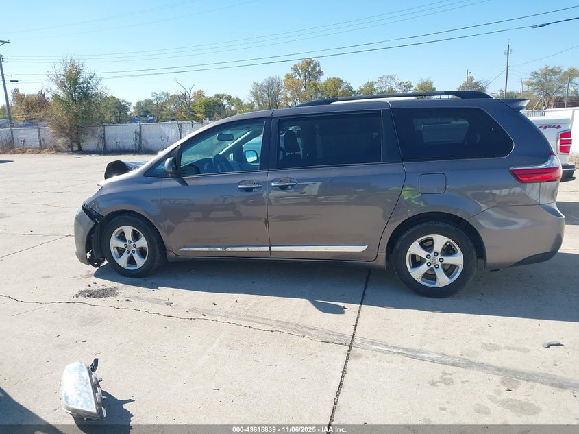 2015 TOYOTA SIENNA XLE 8 PASSENGER 5TDYK3DC3FS648893