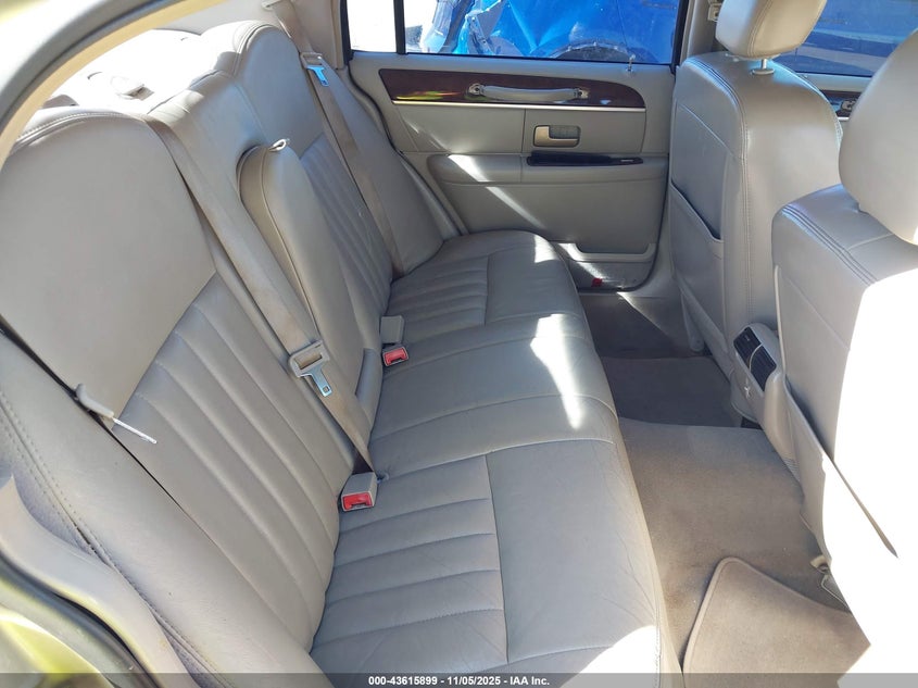 2007 Lincoln Town Car Signature VIN: 1LNHM81V57Y602478 Lot: 43615899