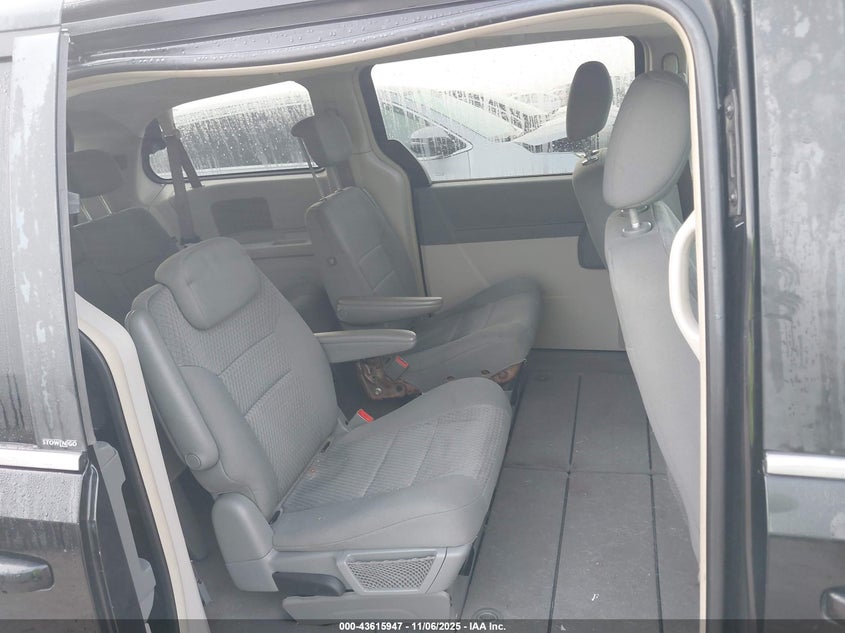 2009 Chrysler Town & Country Lx VIN: 2A8HR44EX9R651220 Lot: 43615947