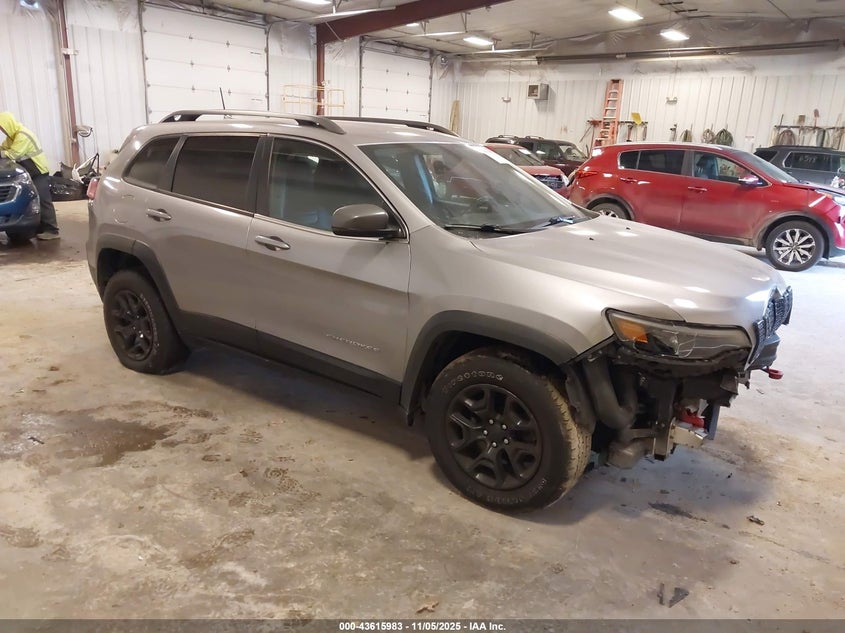 JEEP CHEROKEE TRAILHAWK 4X4