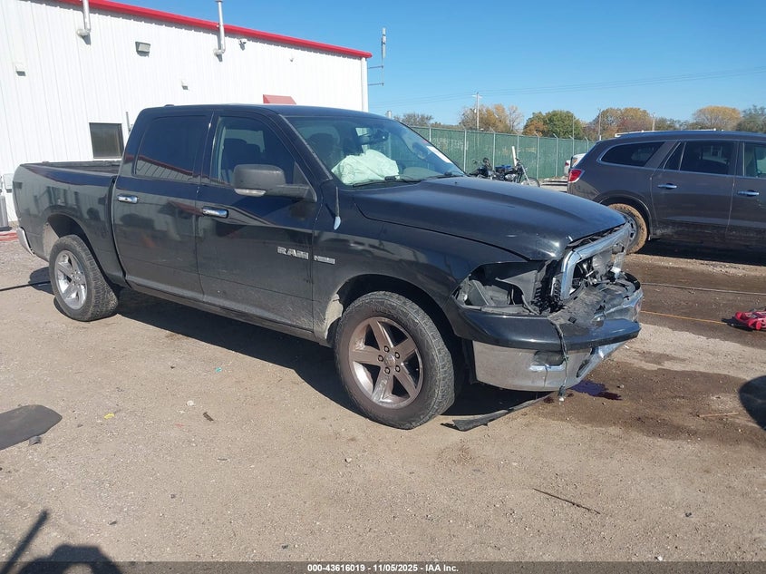 DODGE RAM 1500 SLT/SPORT/TRX