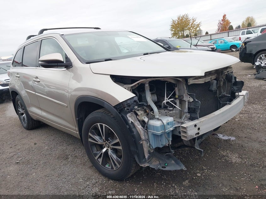 TOYOTA HIGHLANDER XLE V6