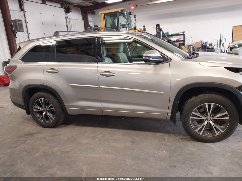 5TDJKRFH8GS506621 2016 TOYOTA HIGHLANDER photo no. 14