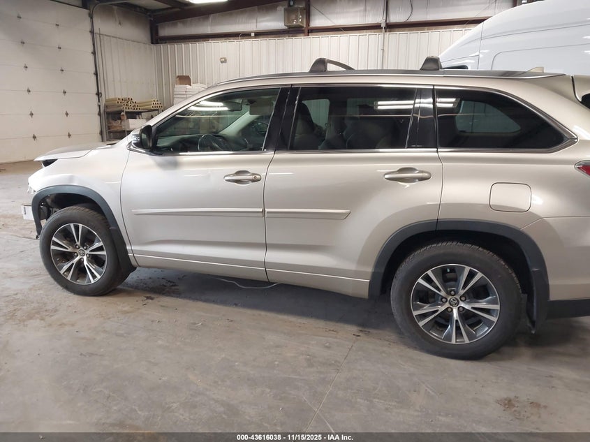 5TDJKRFH8GS506621 2016 TOYOTA HIGHLANDER photo no. 15