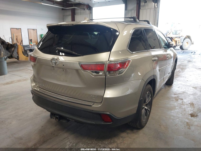 5TDJKRFH8GS506621 2016 TOYOTA HIGHLANDER photo no. 4