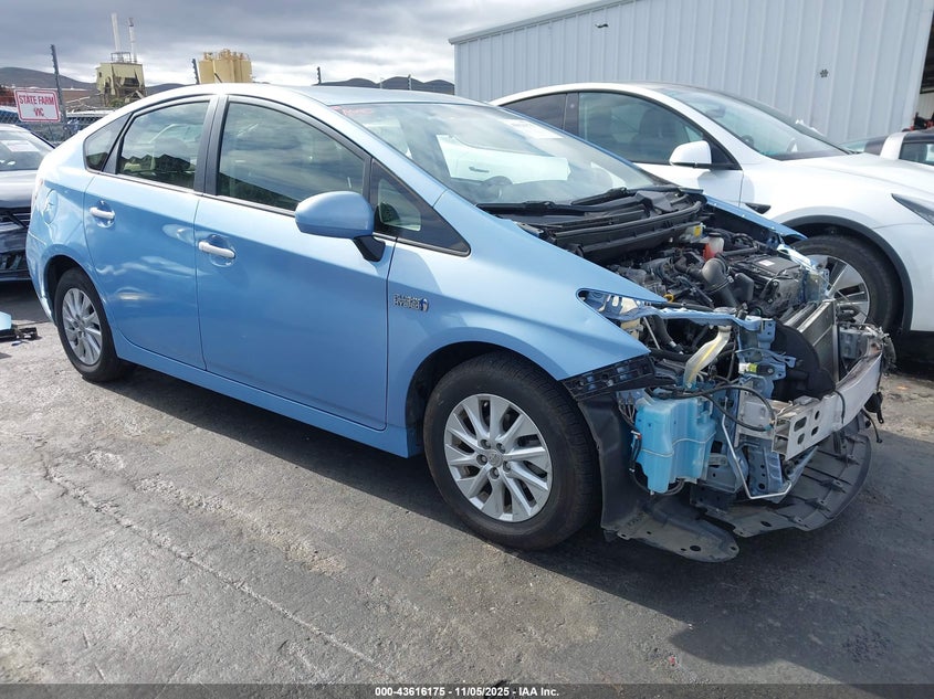 TOYOTA PRIUS PLUG-IN