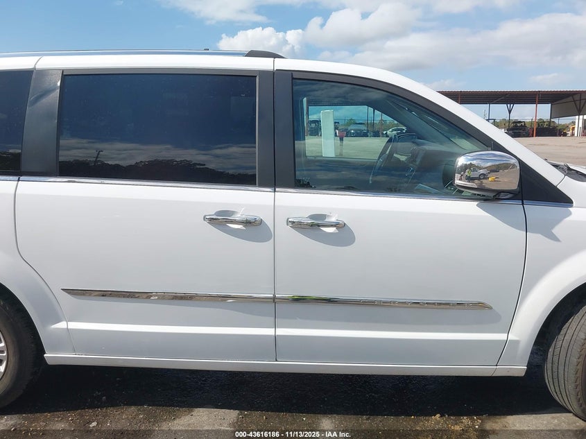 2016 Chrysler Town & Country Limited VIN: 2C4RC1JG3GR208941 Lot: 43616186