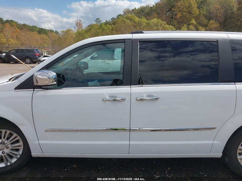 2016 Chrysler Town & Country Limited VIN: 2C4RC1JG3GR208941 Lot: 43616186