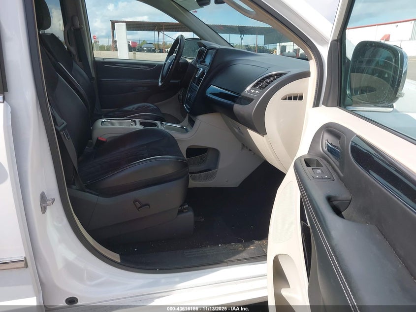 2C4RC1JG3GR208941 2016 CHRYSLER TOWN & COUNTRY photo no. 5