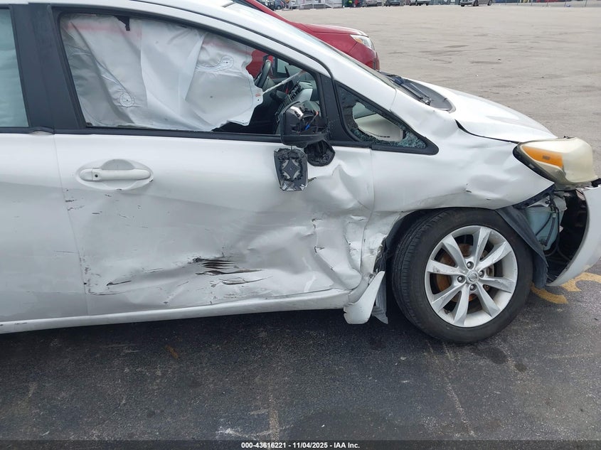 2016 NISSAN VERSA NOTE SL 3N1CE2CP6GL404424