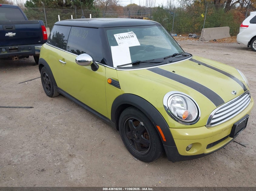 WMWMF3C59ATZ66269 2010 Mini Cooper auction photo 1