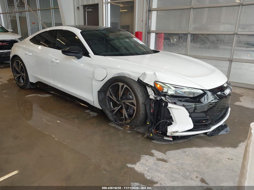 AUDI E-TRON PREMIUM PLUS QUATTRO