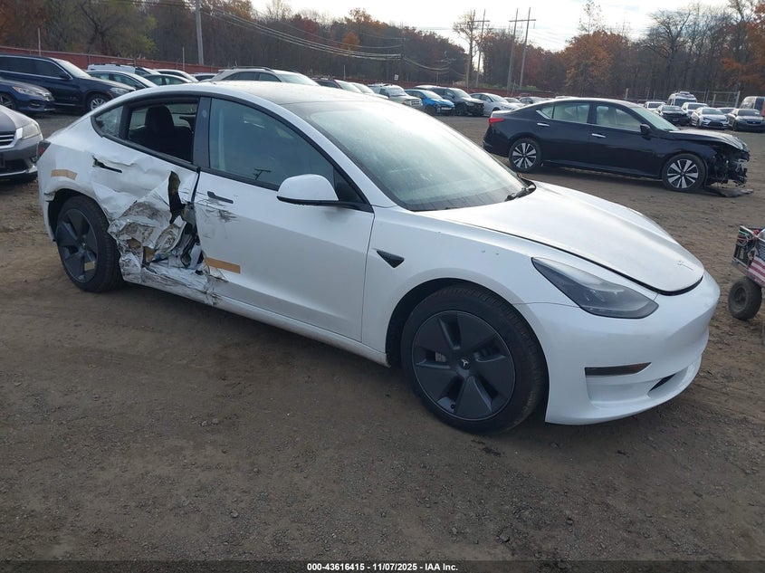 TESLA MODEL 3 REAR-WHEEL DRIVE