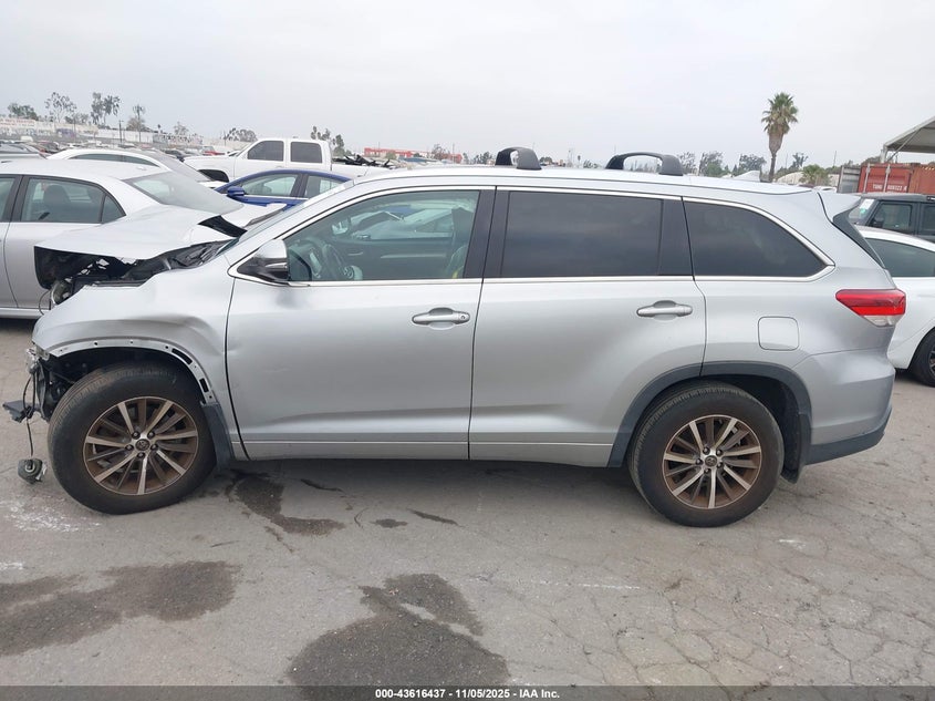 2017 TOYOTA HIGHLANDER XLE 5TDKZRFH4HS514975