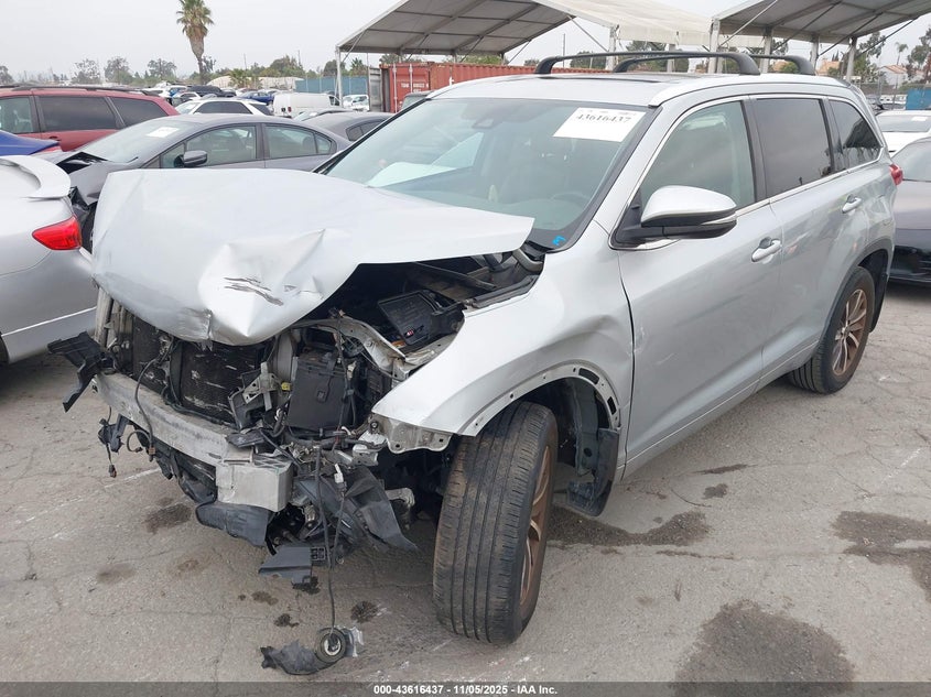 2017 TOYOTA HIGHLANDER XLE 5TDKZRFH4HS514975