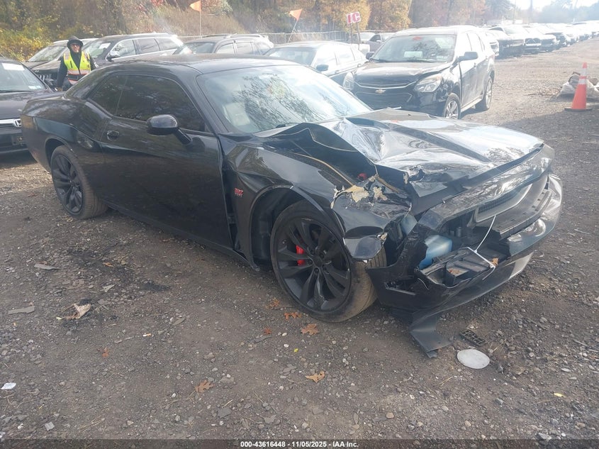 DODGE CHALLENGER SRT8