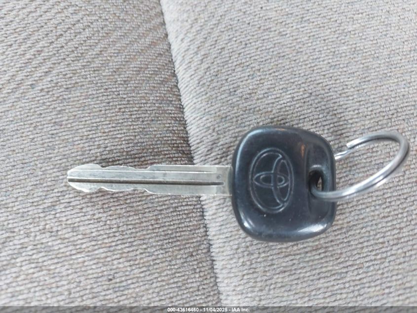 2003 Toyota Sequoia Sr5 V8 VIN: 5TDBT44A73S153163 Lot: 43616460