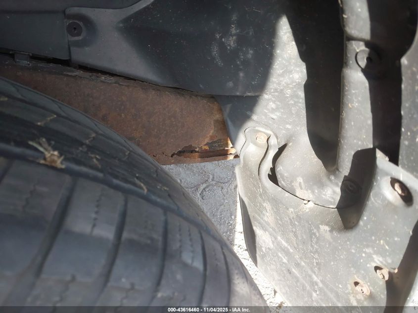 2003 Toyota Sequoia Sr5 V8 VIN: 5TDBT44A73S153163 Lot: 43616460