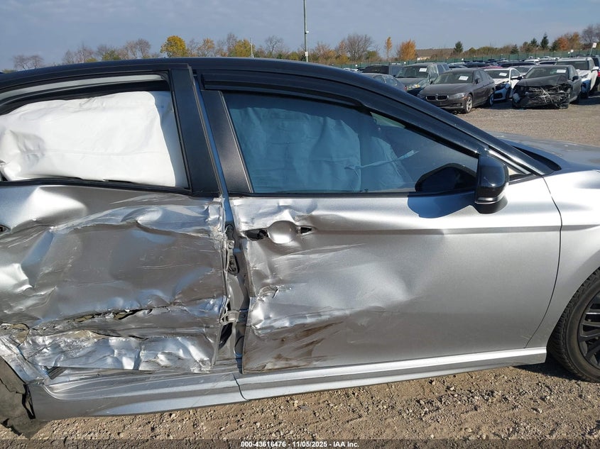 2019 TOYOTA CAMRY SE - 4T1B11HK5KU222834