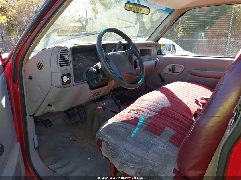 1998 GMC Sierra 2500 Hd Sl VIN: 1GTGK24R6WZ521161 Lot: 43616494