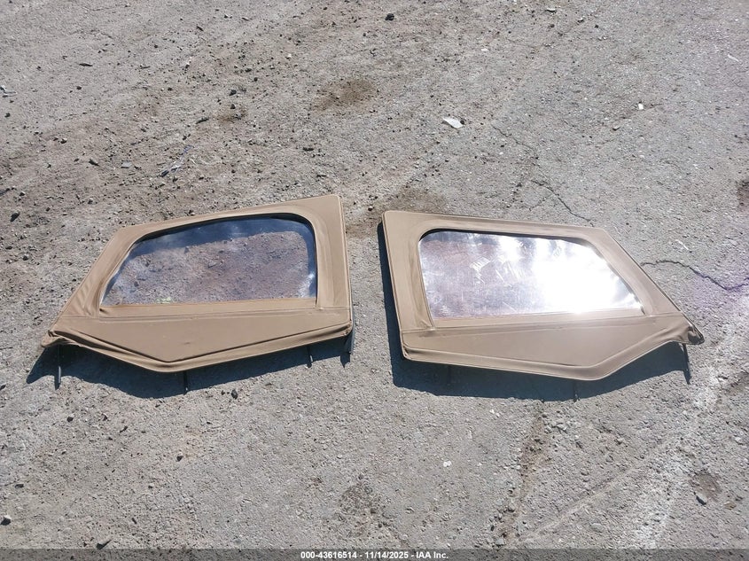 1992 Jeep Wrangler / Yj Sahara VIN: 2J4FY49S2NJ548683 Lot: 43616514