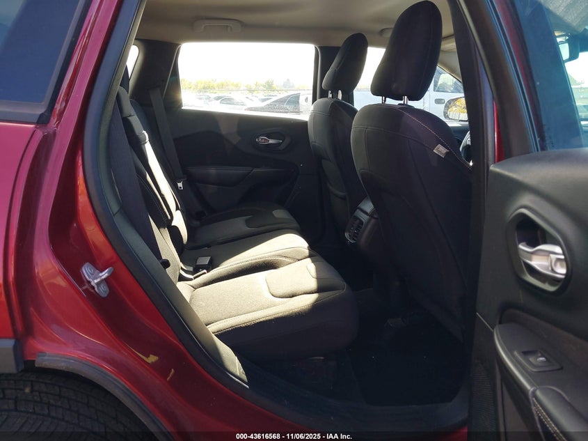 1C4PJLAB6FW695166 2015 JEEP CHEROKEE photo no. 8