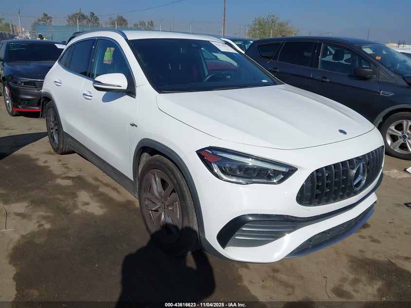 MERCEDES-BENZ GLA-CLASS 4MATIC