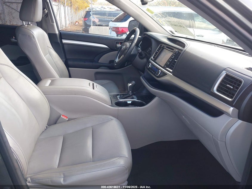 2015 Toyota Highlander Xle V6 VIN: 5TDJKRFH7FS176758 Lot: 43616631