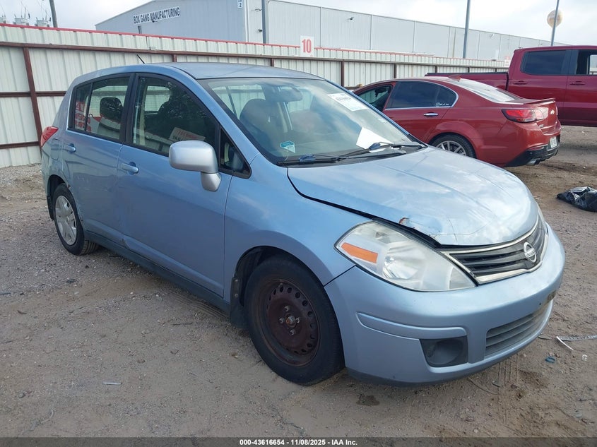 NISSAN VERSA 1.8S