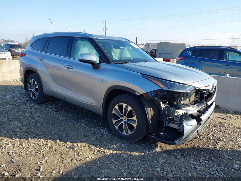 TOYOTA HIGHLANDER XLE