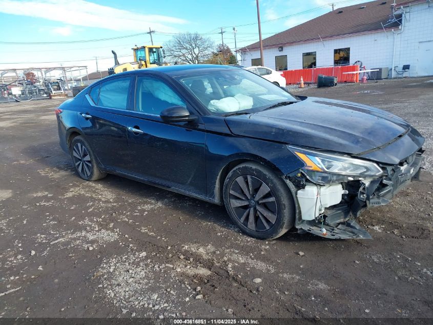 NISSAN ALTIMA SV FWD