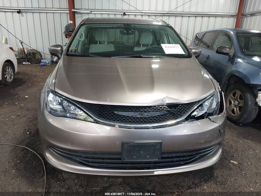 2017 Chrysler Pacifica Lx VIN: 2C4RC1CG9HR633627 Lot: 43616877