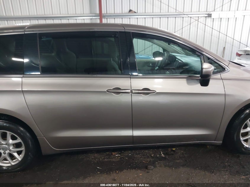 2017 Chrysler Pacifica Lx VIN: 2C4RC1CG9HR633627 Lot: 43616877