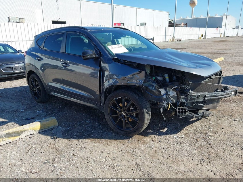 HYUNDAI TUCSON NIGHT