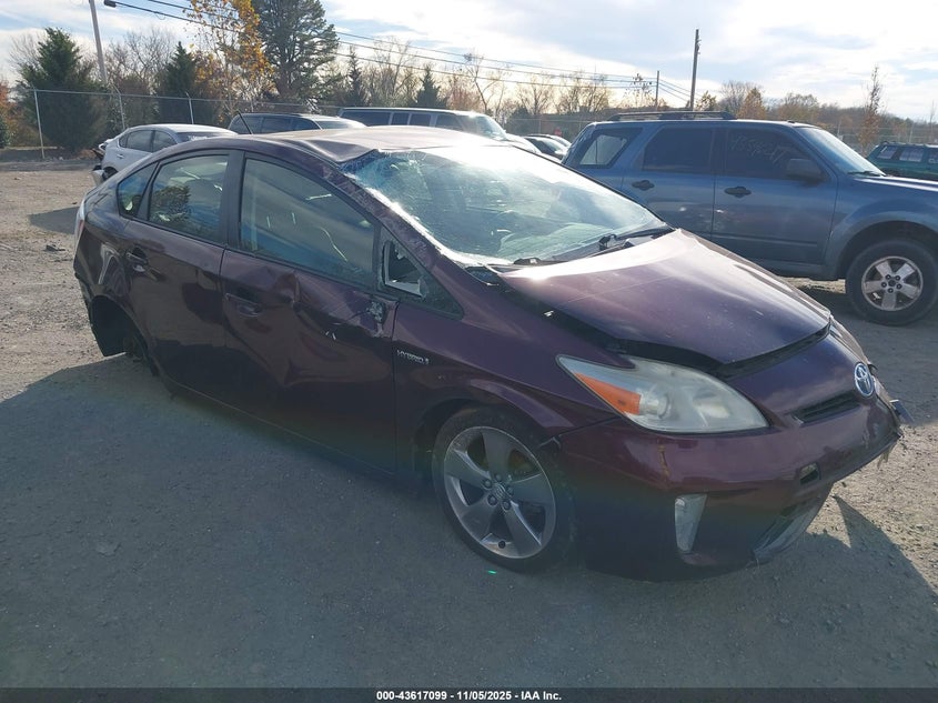 TOYOTA PRIUS THREE SE