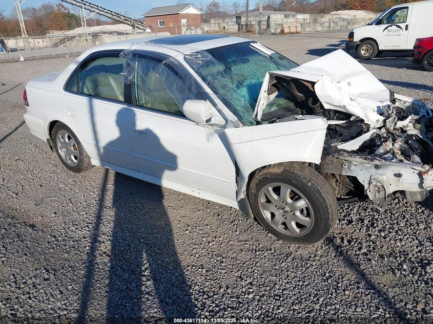 1HGCG56661A128967 2001 HONDA ACCORD photo no. 3