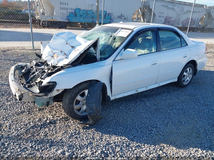 1HGCG56661A128967 2001 HONDA ACCORD photo no. 2
