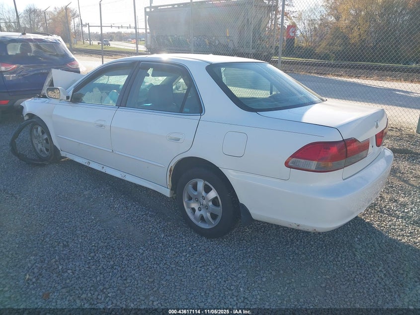 1HGCG56661A128967 2001 HONDA ACCORD photo no. 3